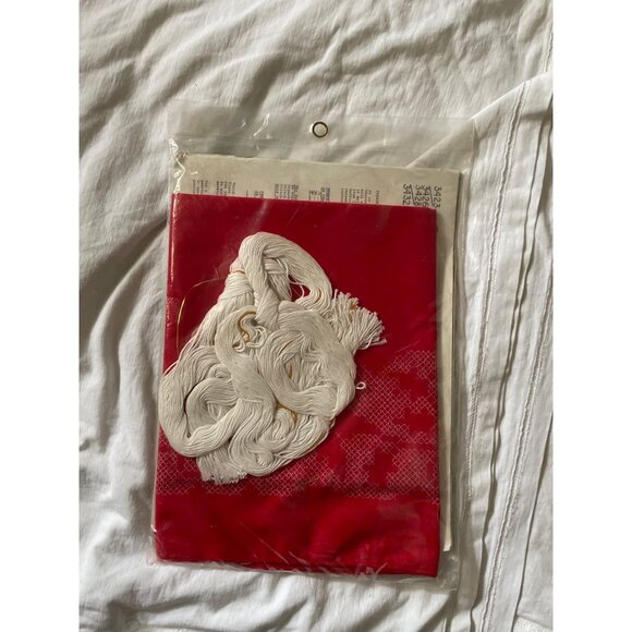 Bucilla Christmas Needlecraft Kit No. 3429 "Poinsettia" Easy-Care Table Panel Se - Picture 11 of 13